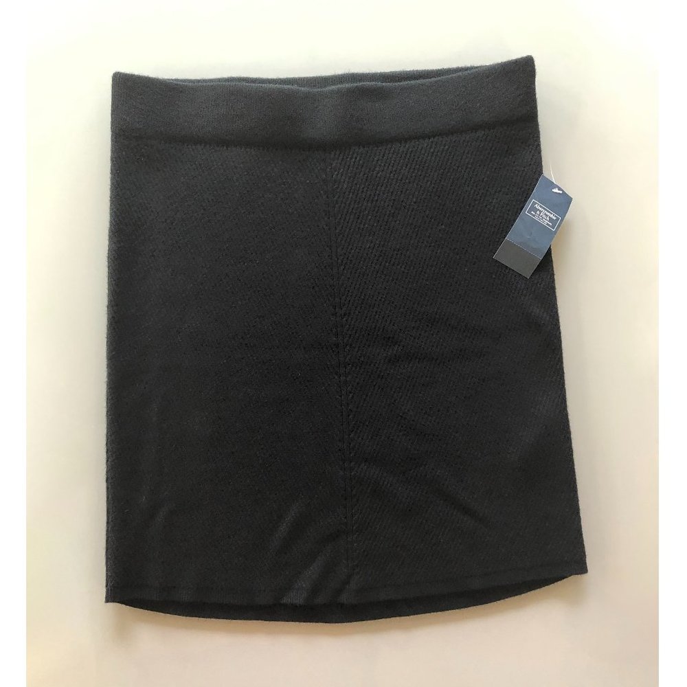 NWT Black Ribbed Sweater Mini Skirt